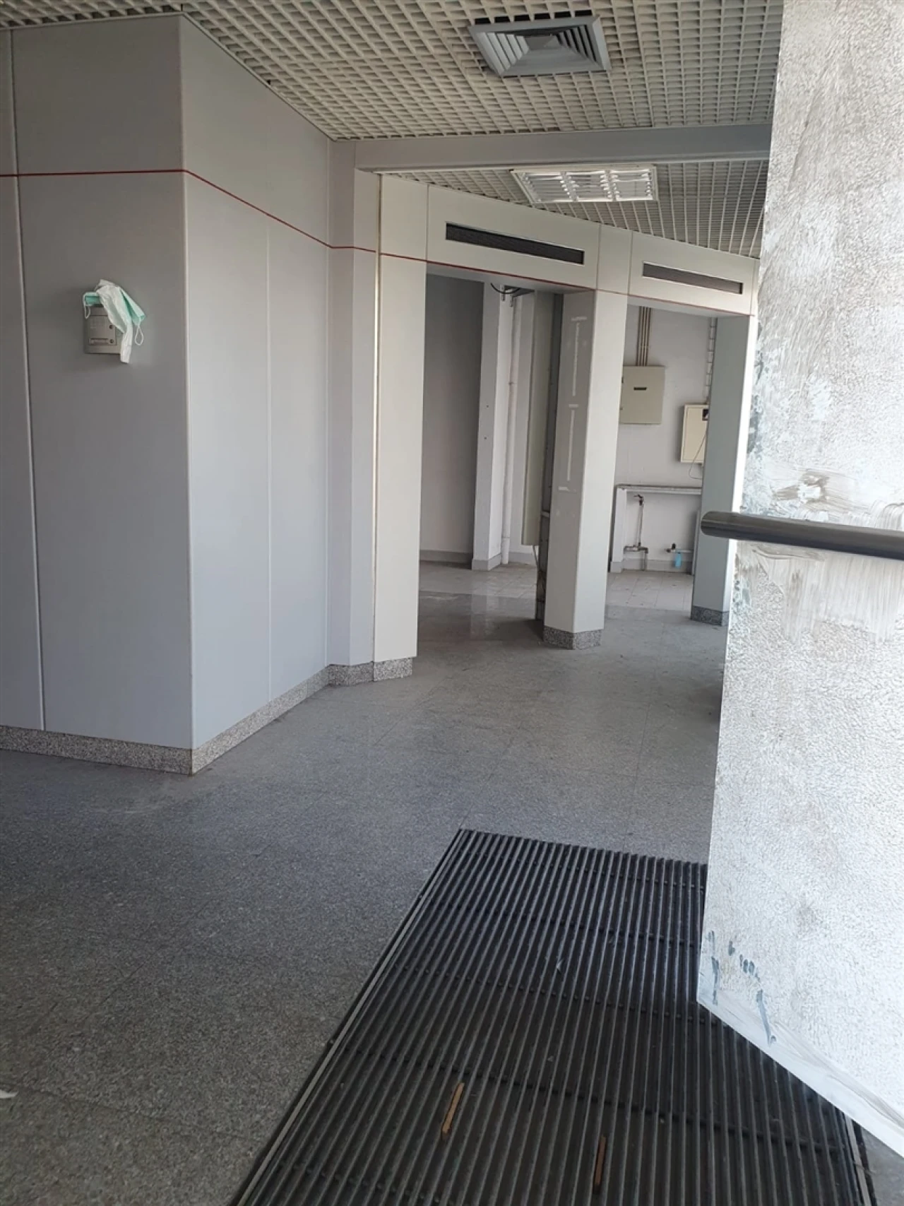 Loja para Arrendamento em Lourosa Foto 8