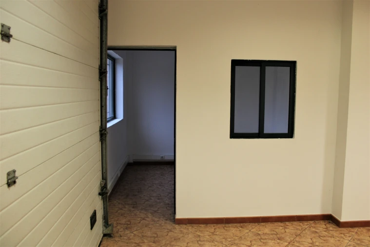 Armazém para Venda em Lorvão Foto 4