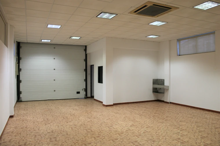 Armazém para Venda em Lorvão