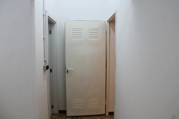 Armazém para Venda em Lorvão Foto 10