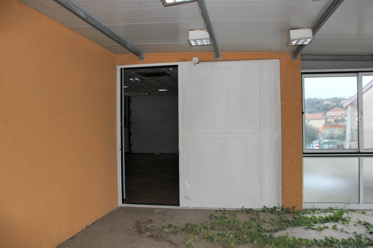 Armazém para Venda em Lorvão Foto 6