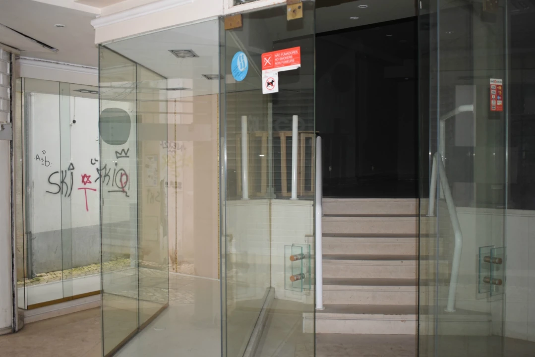 Loja para Arrendamento em Sé Nova, Santa Cruz, Almedina e São Bartolomeu Foto 4