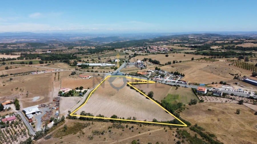 Terreno para Venda em Mogadouro, Valverde, Vale de Porco e Vilar de Rei Foto 1