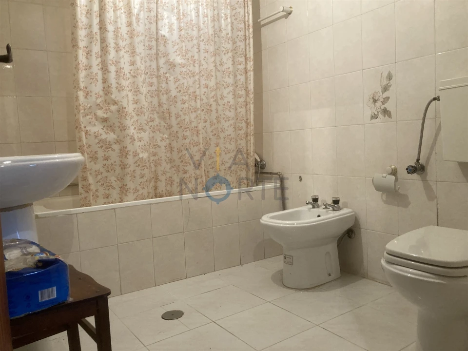 Moradia T2 para Venda em Parada e Sendim da Ribeira Foto 7