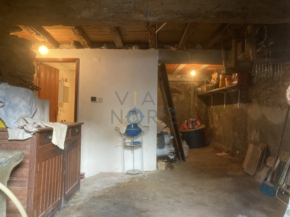 Moradia T2 para Venda em Parada e Sendim da Ribeira Foto 8