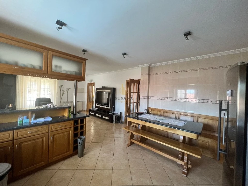 Moradia T0 para Venda em Arnas Foto 3