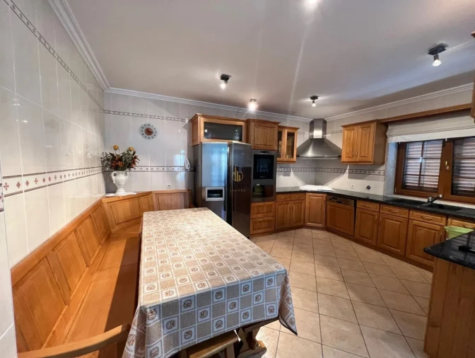 Moradia T0 para Venda em Arnas Foto 12