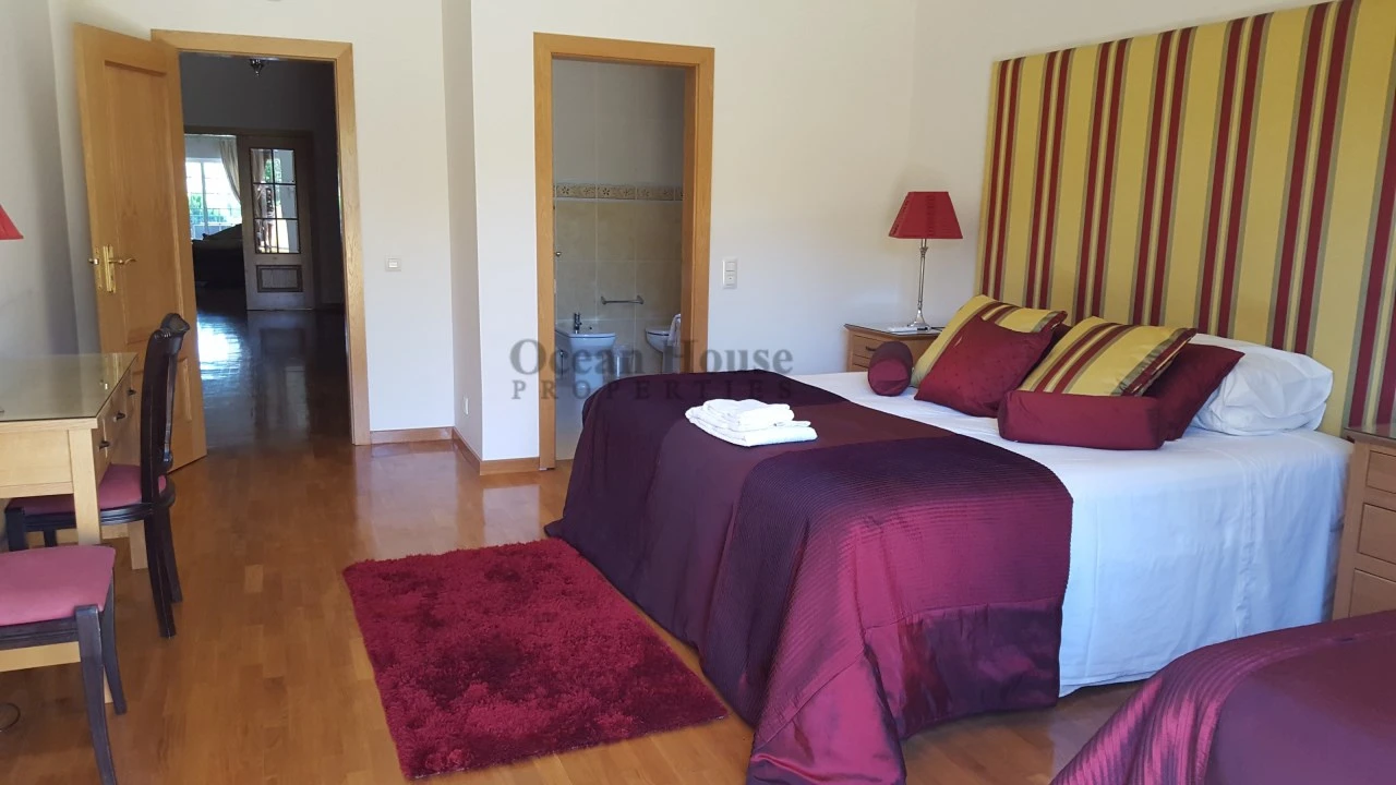 Moradia T8 para Venda em Almancil Foto 10