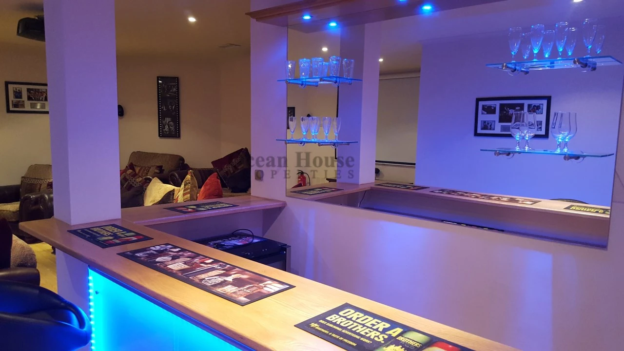 Moradia T8 para Venda em Almancil Foto 19