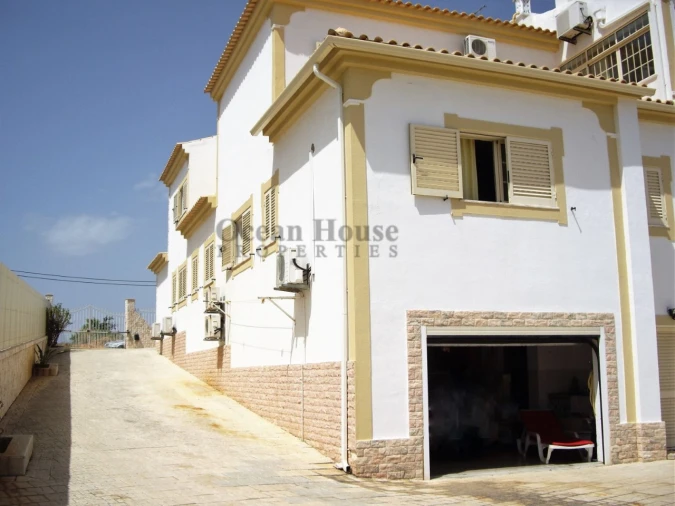 Moradia T14 para Venda em Albufeira e Olhos de Água Foto 2