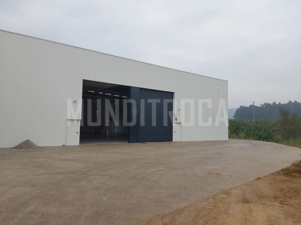 Armazém para Arrendamento em Silveiros e Rio Covo (Santa Eulália) Foto 13