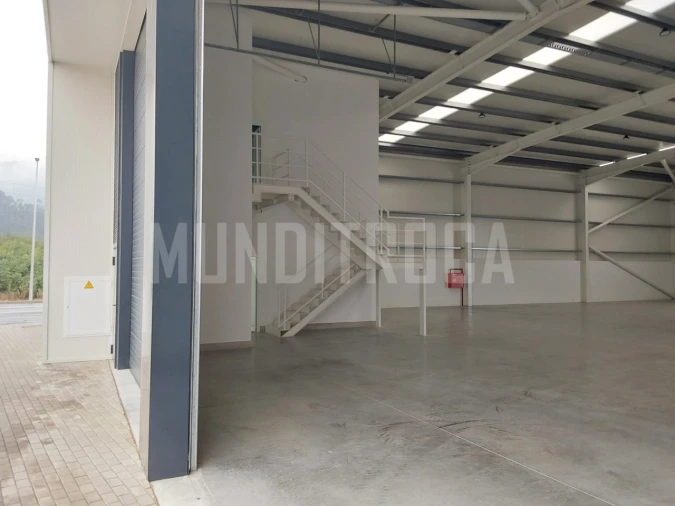 Armazém para Arrendamento em Silveiros e Rio Covo (Santa Eulália) Foto 7