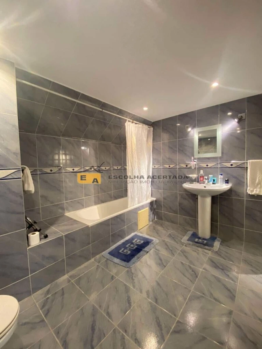 Moradia T5 para Venda em Aveleda Foto 15