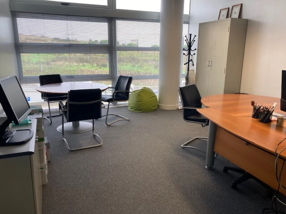 Escritório para Arrendamento em Cacém e São Marcos Foto 2