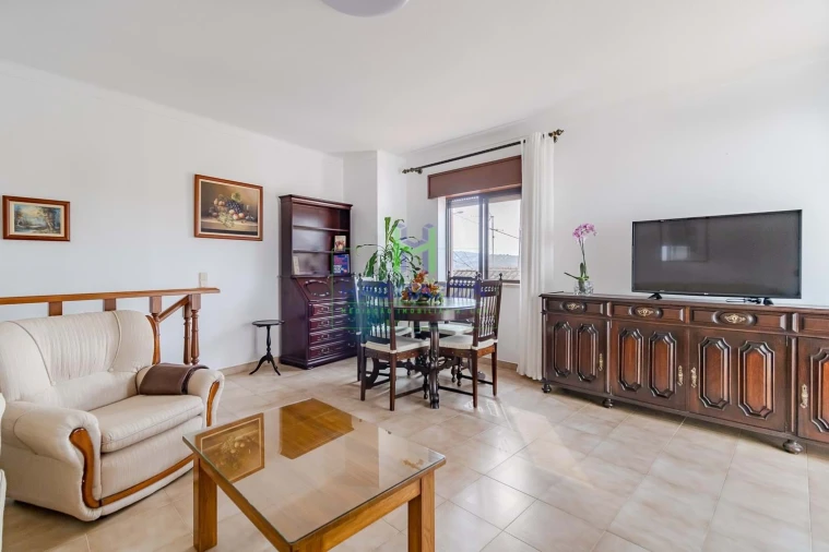 Moradia T2 para Arrendamento em Luz Foto 13