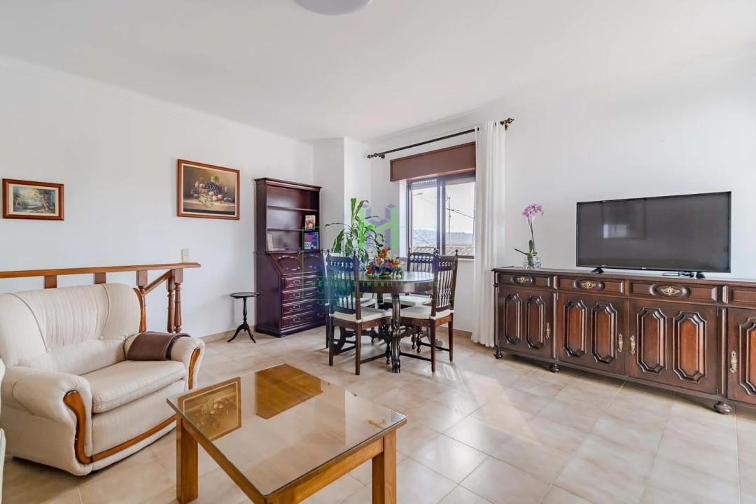 Moradia T2 para Arrendamento em Luz Foto 4