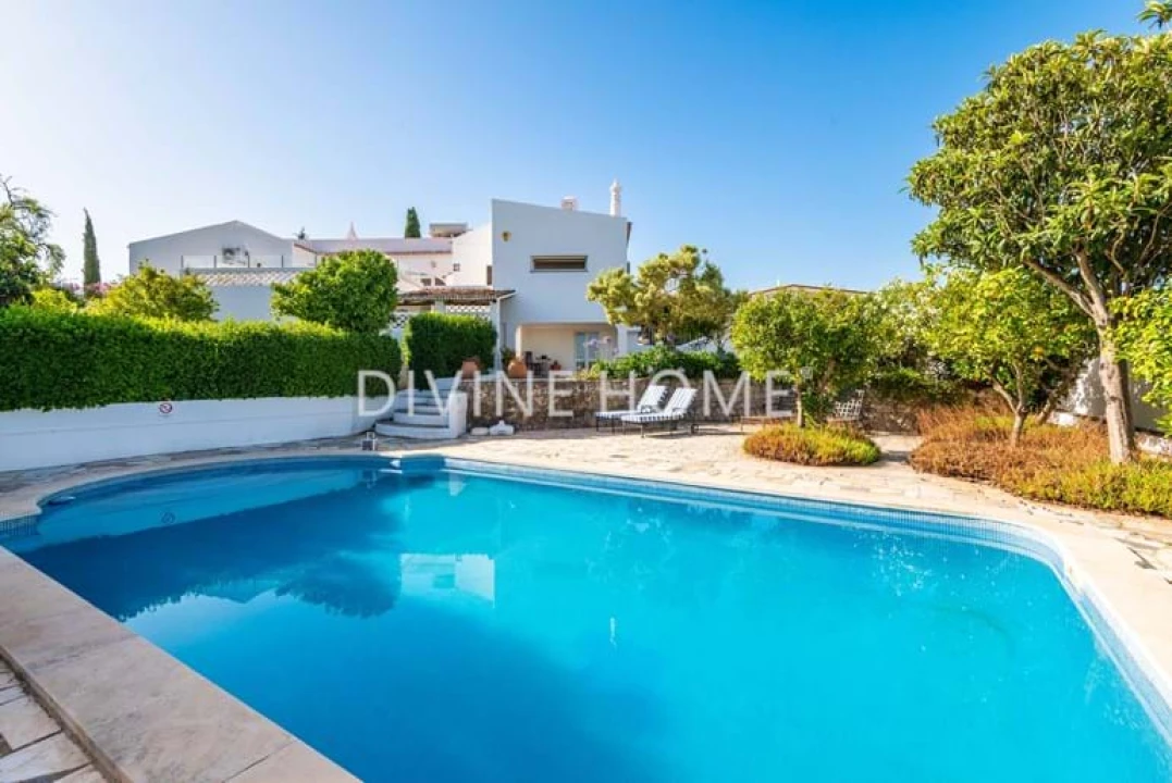 Moradia T4 para Venda em São Silvestre Foto 3