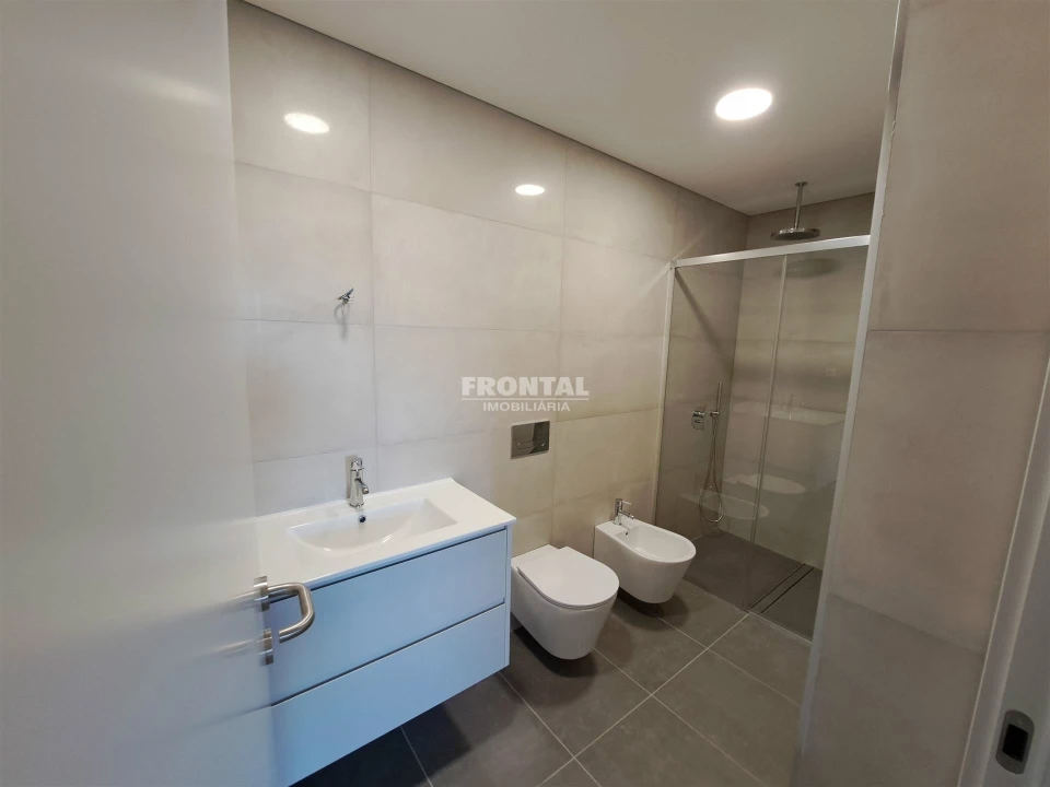 Apartamento T4 para Venda em Cedofeita, Santo Ildefonso, Sé, Miragaia, São Nicolau e Vitória Foto 12
