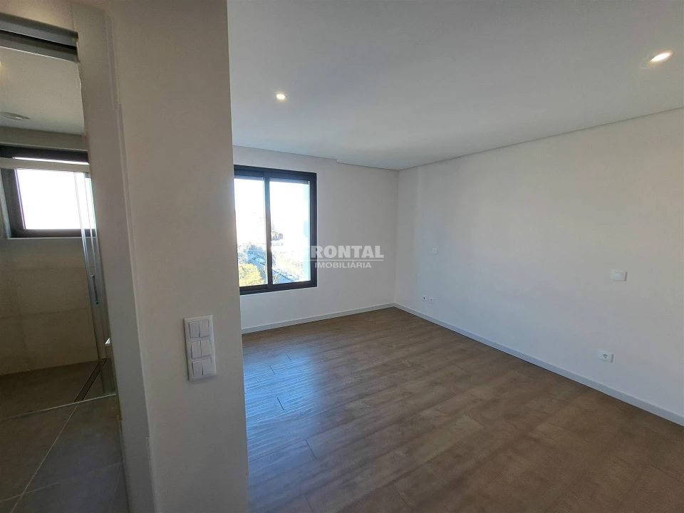 Apartamento T4 para Venda em Cedofeita, Santo Ildefonso, Sé, Miragaia, São Nicolau e Vitória Foto 7