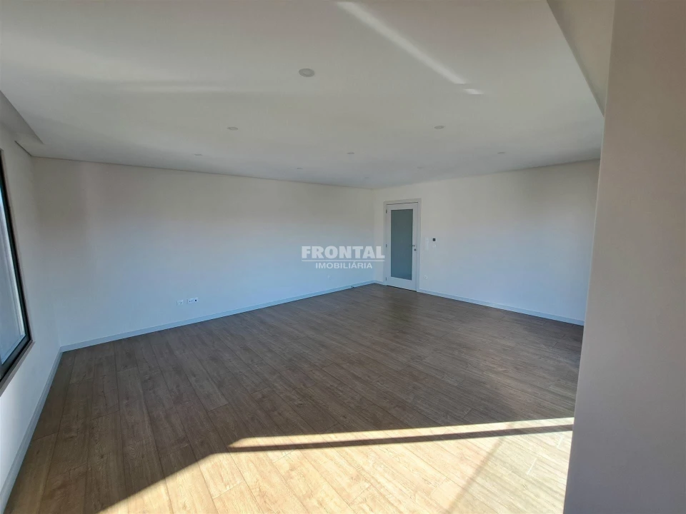 Apartamento T4 para Venda em Cedofeita, Santo Ildefonso, Sé, Miragaia, São Nicolau e Vitória Foto 5