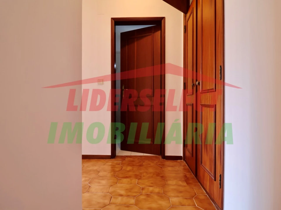 Apartamento T1 para Venda em Silveira Foto 5