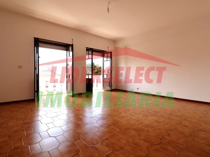 Apartamento T1 para Venda em Silveira Foto 3