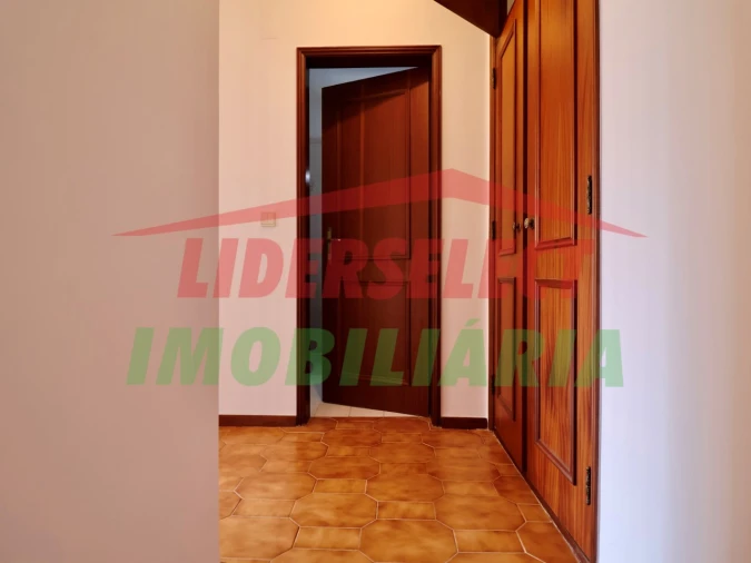 Apartamento T1 para Venda em Silveira Foto 5