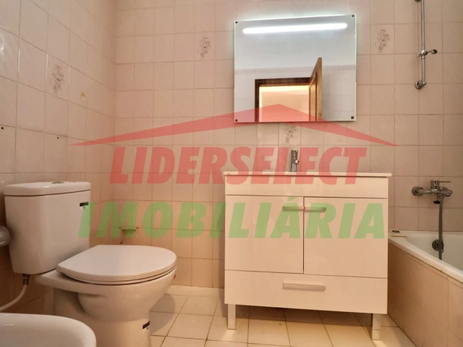 Apartamento T1 para Venda em Silveira Foto 6