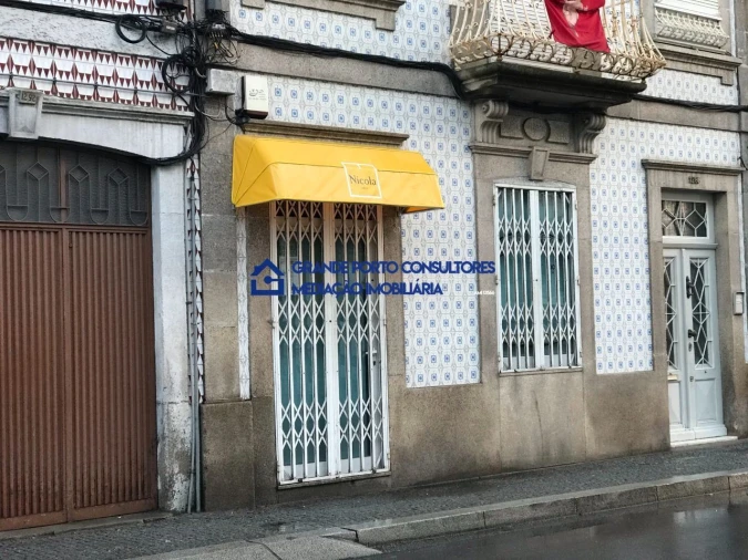 Loja para Arrendamento em Rio Tinto Foto 1