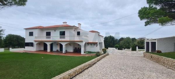 Moradia T5 para Venda em Atouguia da Baleia