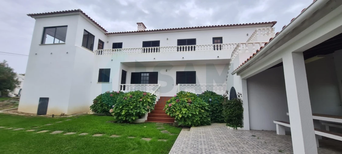 Moradia T5 para Venda em Atouguia da Baleia Foto 4