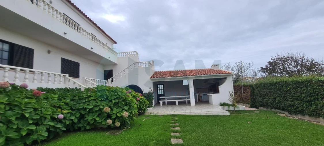 Moradia T5 para Venda em Atouguia da Baleia Foto 5