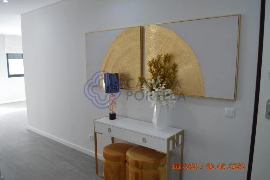 Apartamento T1 para Venda em Quelfes Foto 7