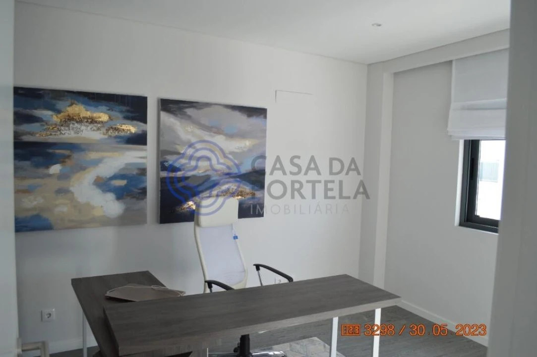 Apartamento T1 para Venda em Quelfes Foto 12