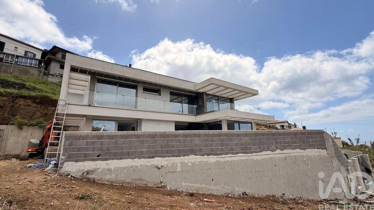 Moradia T4 para Venda em Ribeira Brava Foto 13