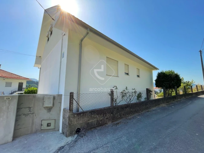 Moradia T4 para Venda em Grade e Carralcova Foto 3