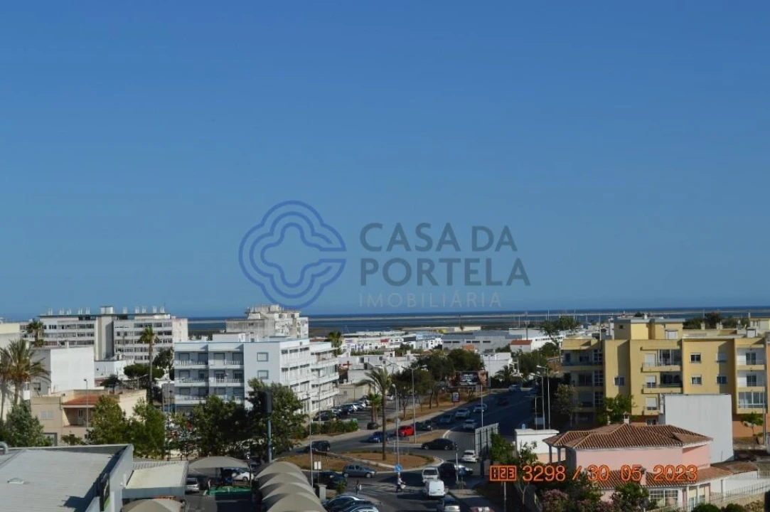 Apartamento T3 para Venda em Quelfes Foto 37