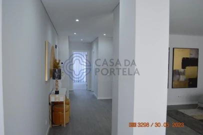 Apartamento T3 para Venda em Quelfes