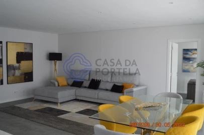 Apartamento T3 para Venda em Quelfes