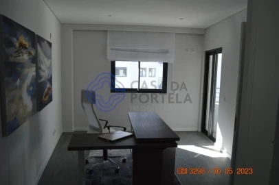 Apartamento T3 para Venda em Quelfes