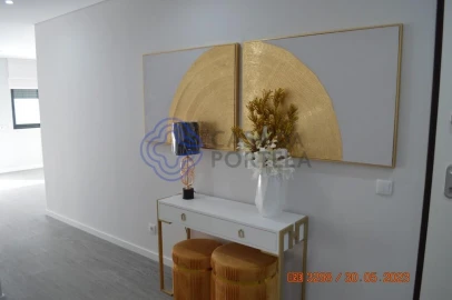 Apartamento T3 para Venda em Quelfes