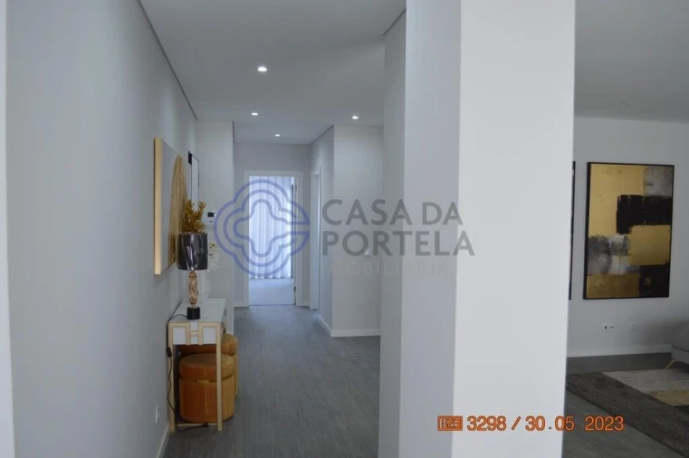 Apartamento T3 para Venda em Quelfes Foto 17