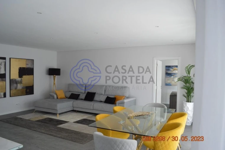 Apartamento T3 para Venda em Quelfes Foto 16