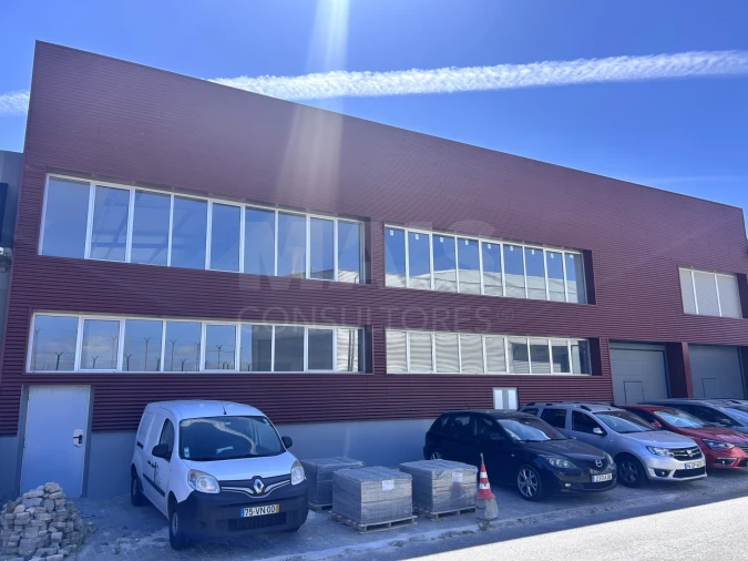 Loja para Venda em Sacavém e Prior Velho Foto 3