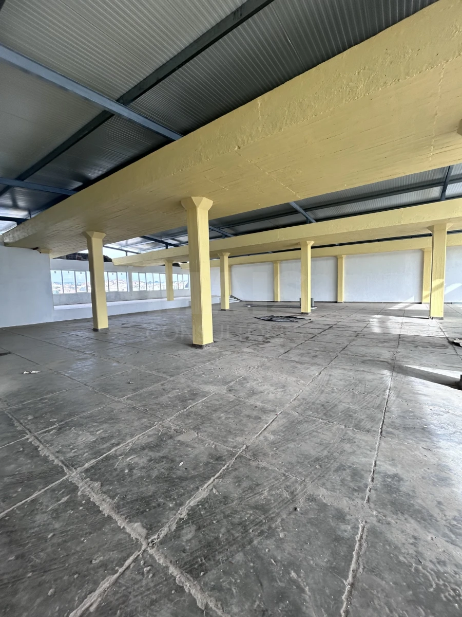 Loja para Venda em Sacavém e Prior Velho Foto 5