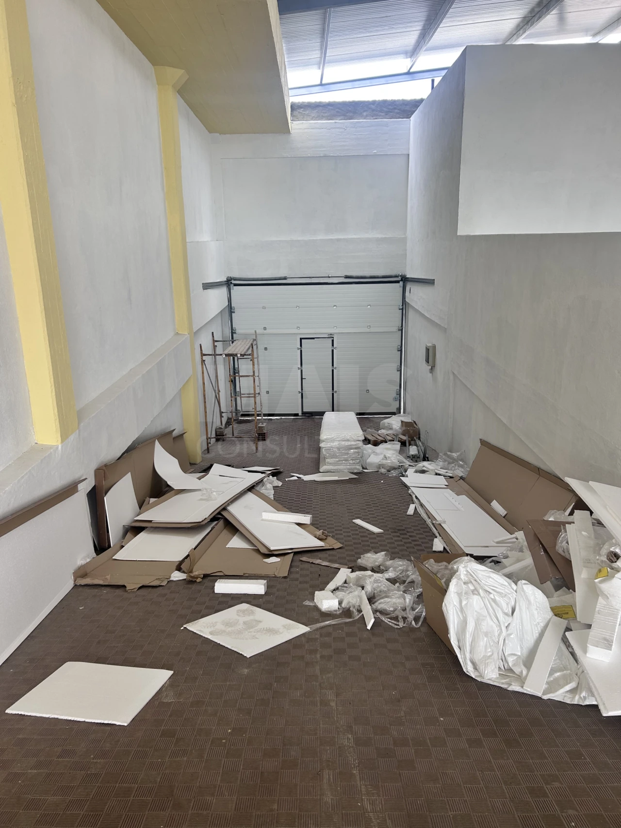 Loja para Venda em Sacavém e Prior Velho Foto 9