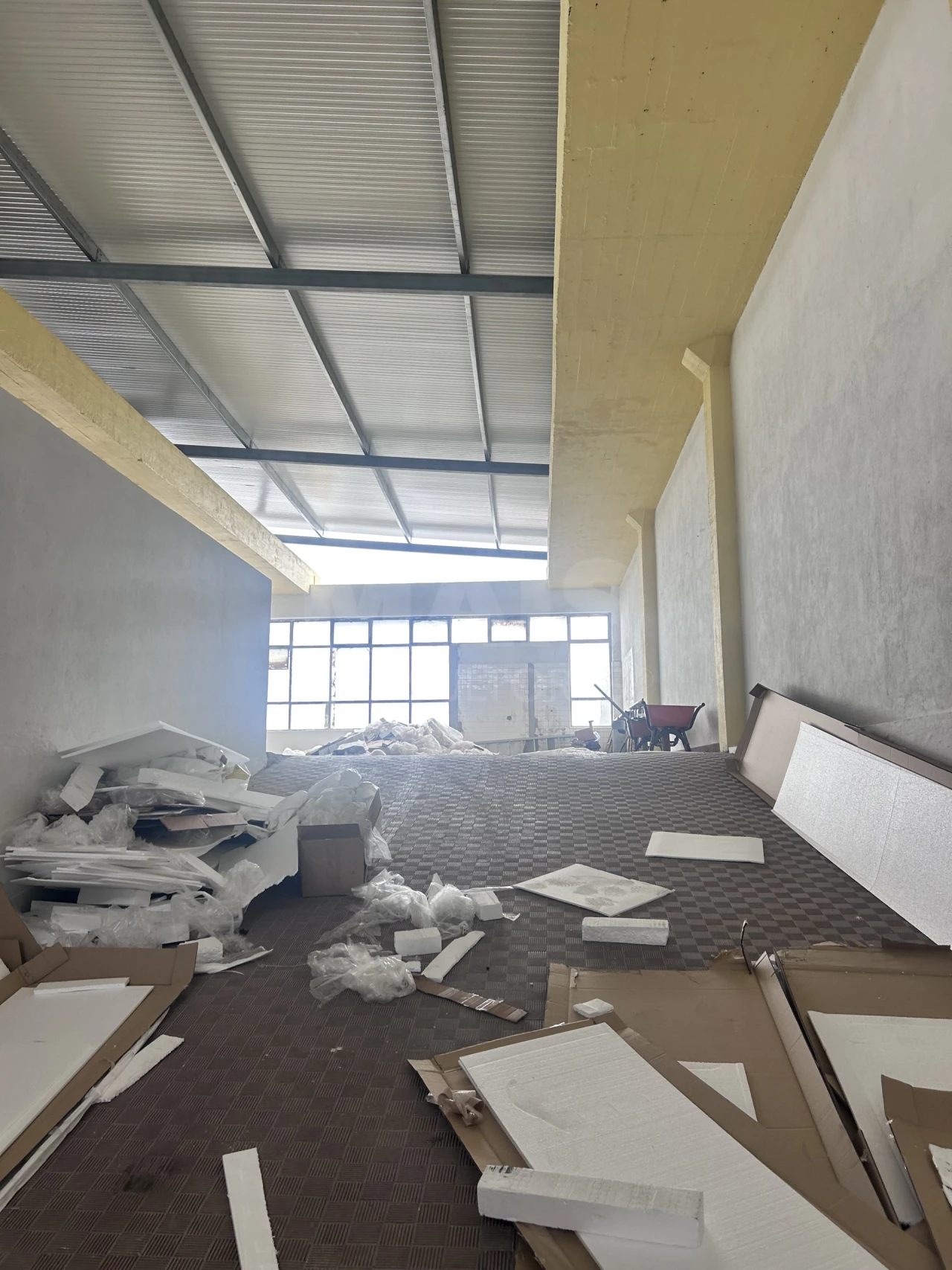 Loja para Venda em Sacavém e Prior Velho Foto 8