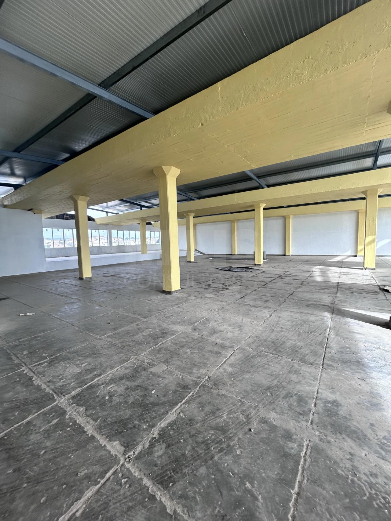 Loja para Venda em Sacavém e Prior Velho Foto 5