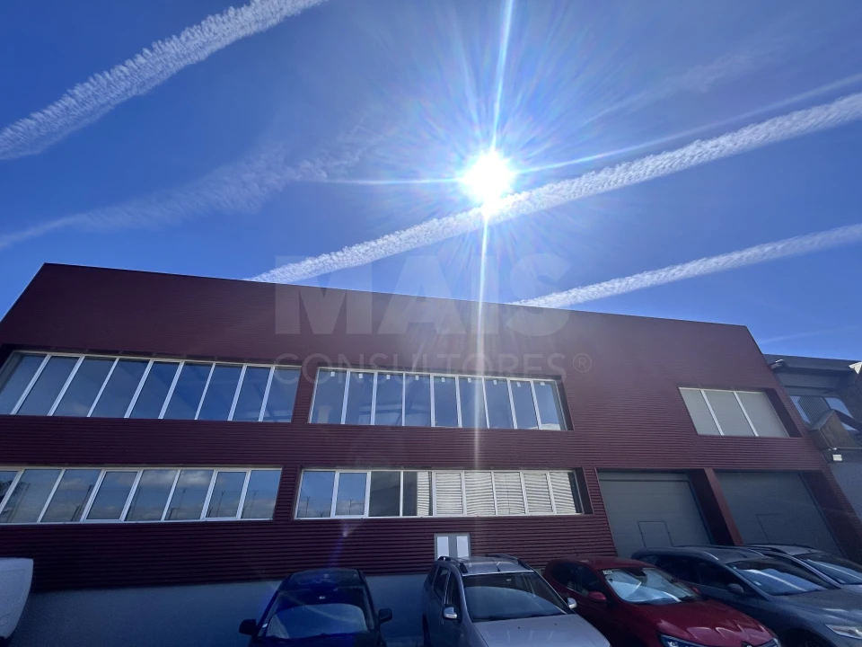 Loja para Venda em Sacavém e Prior Velho Foto 4