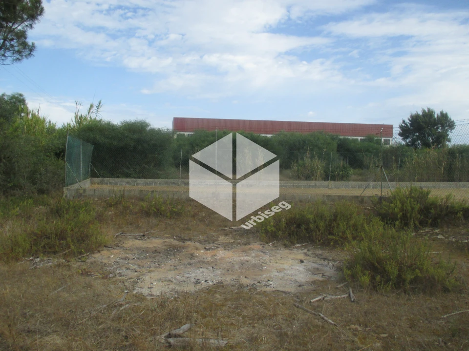 Moradia T4 para Venda em São Pedro Foto 1